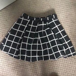 Grid skirt